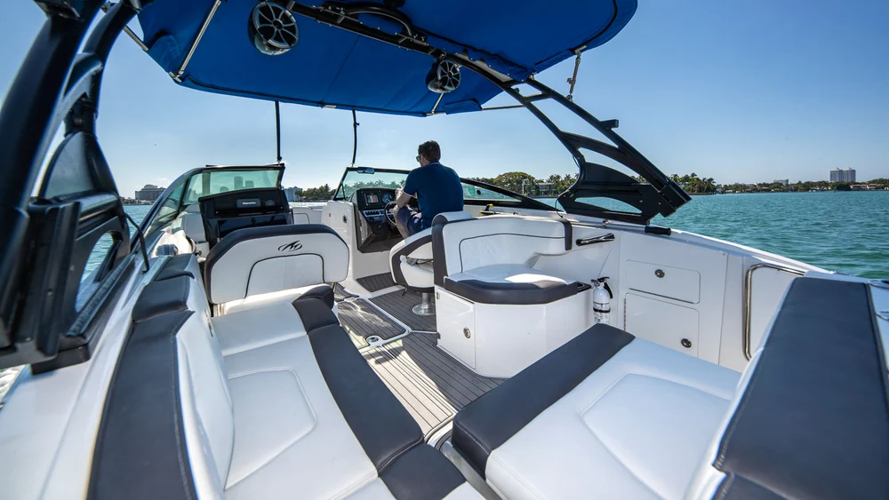 Monterey Sport 27 ft.