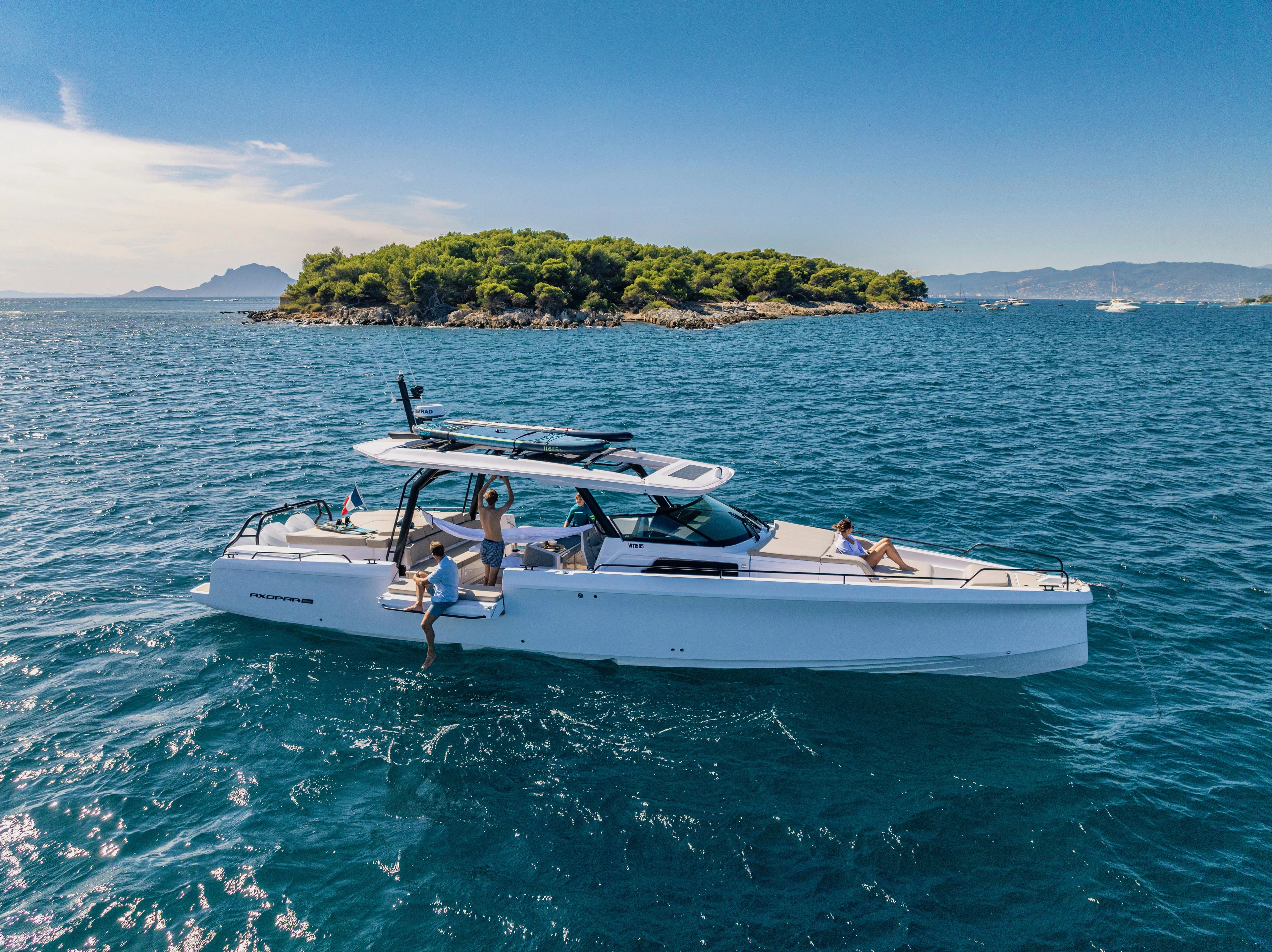 Axopar Brabus Sun-Top 45 ft.